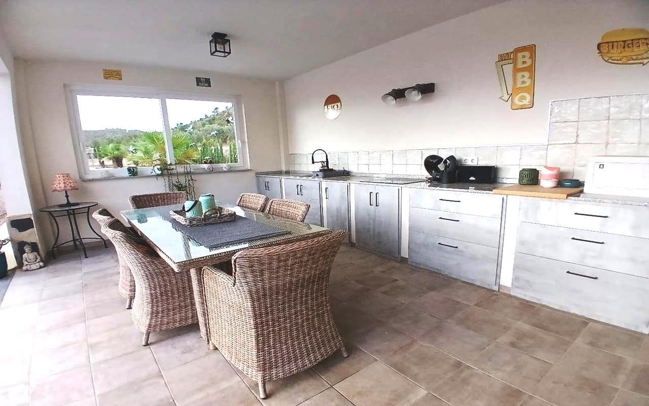 5 soverom Villa til salgs i Sax med svømmebasseng garasje - € 495 000 (Ref: 9380079)