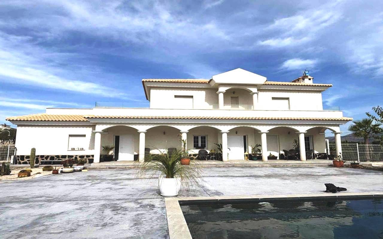 5 soverom Villa til salgs i Sax med svømmebasseng garasje - € 495 000 (Ref: 9380079)