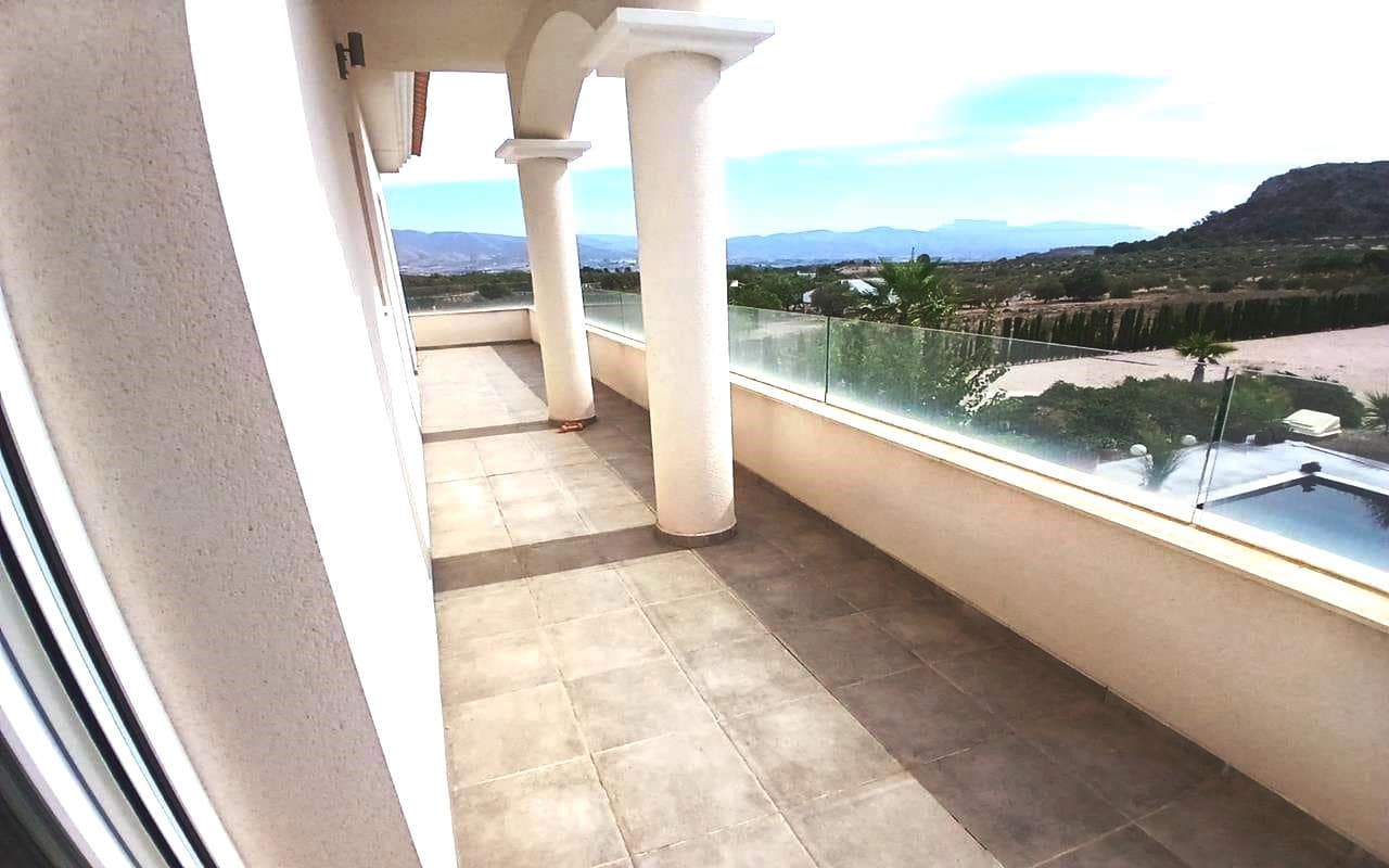 5 soverom Villa til salgs i Sax med svømmebasseng garasje - € 495 000 (Ref: 9380079)