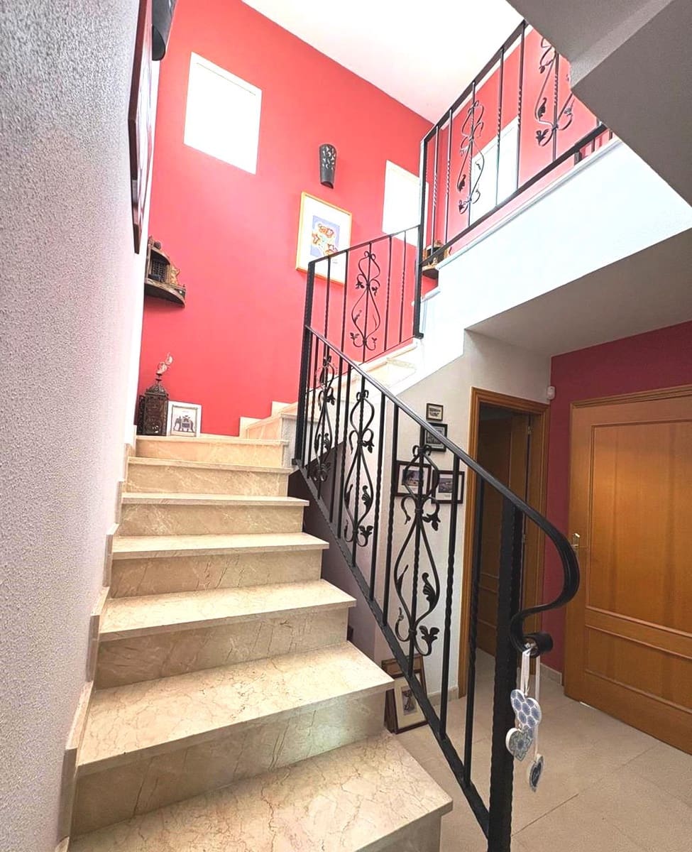 6 soveværelse Finca/Landehus til salg i Pinoso med swimmingpool garage - € 649.995 (Ref: 9384933)