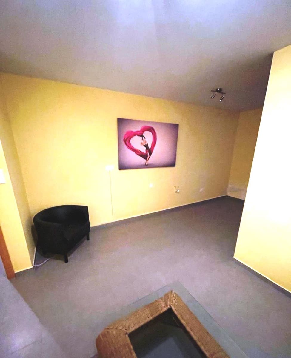 6 soveværelse Finca/Landehus til salg i Pinoso med swimmingpool garage - € 649.995 (Ref: 9384933)