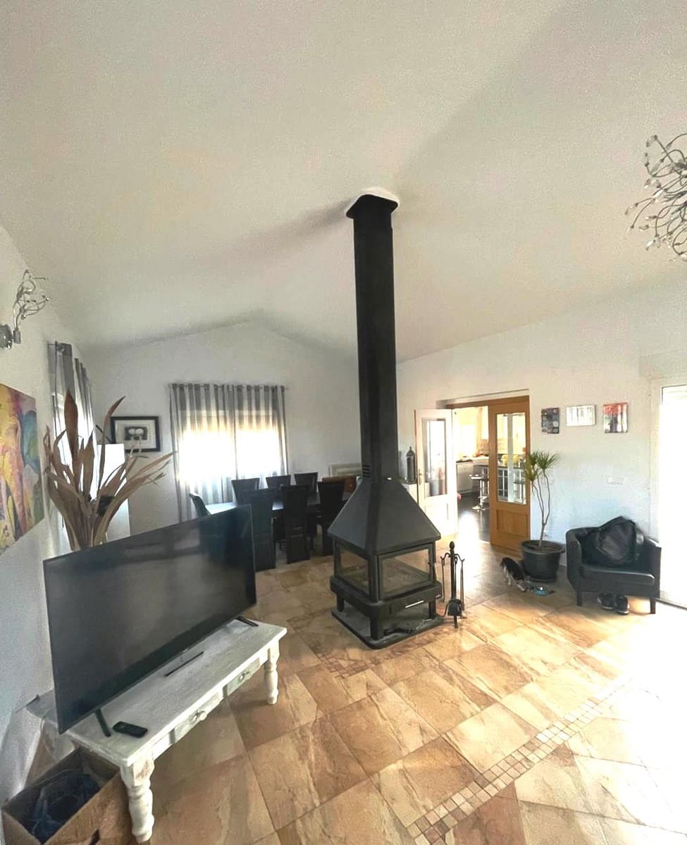 6 soveværelse Finca/Landehus til salg i Pinoso med swimmingpool garage - € 649.995 (Ref: 9384933)