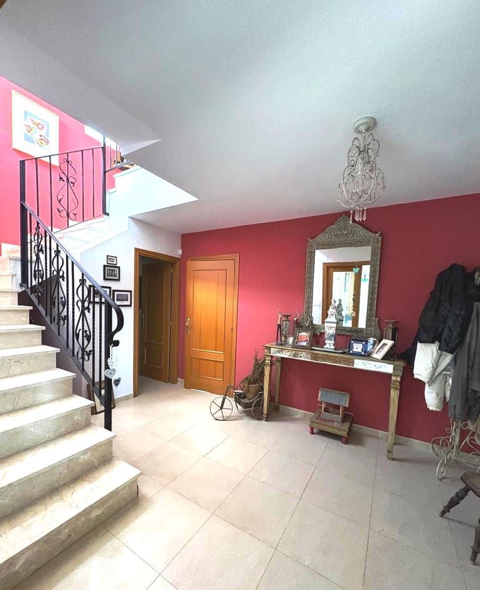 6 soveværelse Finca/Landehus til salg i Pinoso med swimmingpool garage - € 649.995 (Ref: 9384933)