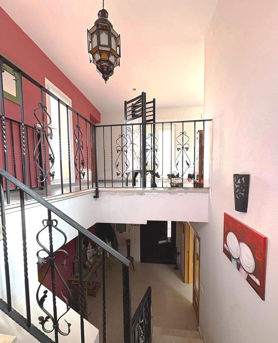 6 soveværelse Finca/Landehus til salg i Pinoso med swimmingpool garage - € 649.995 (Ref: 9384933)