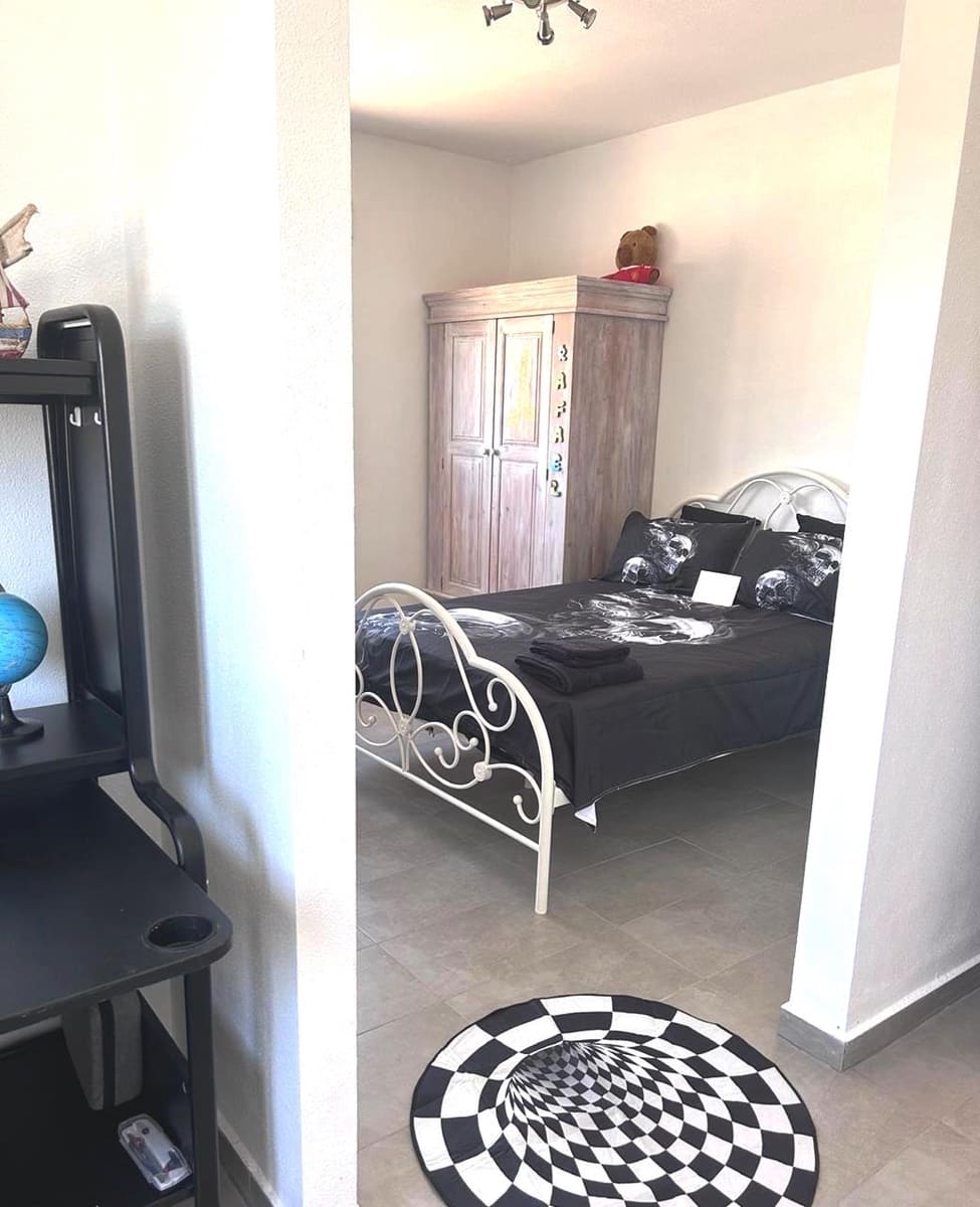 6 soveværelse Finca/Landehus til salg i Pinoso med swimmingpool garage - € 649.995 (Ref: 9384933)