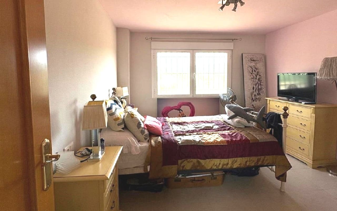 6 soveværelse Finca/Landehus til salg i Pinoso med swimmingpool garage - € 649.995 (Ref: 9384933)