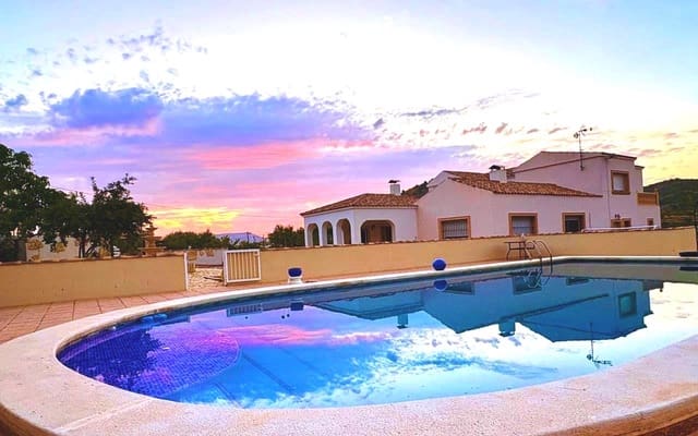 6 slaapkamer Finca/Landhuis te koop in Pinoso met zwembad garage - € 649.995 (Ref: 9384933)