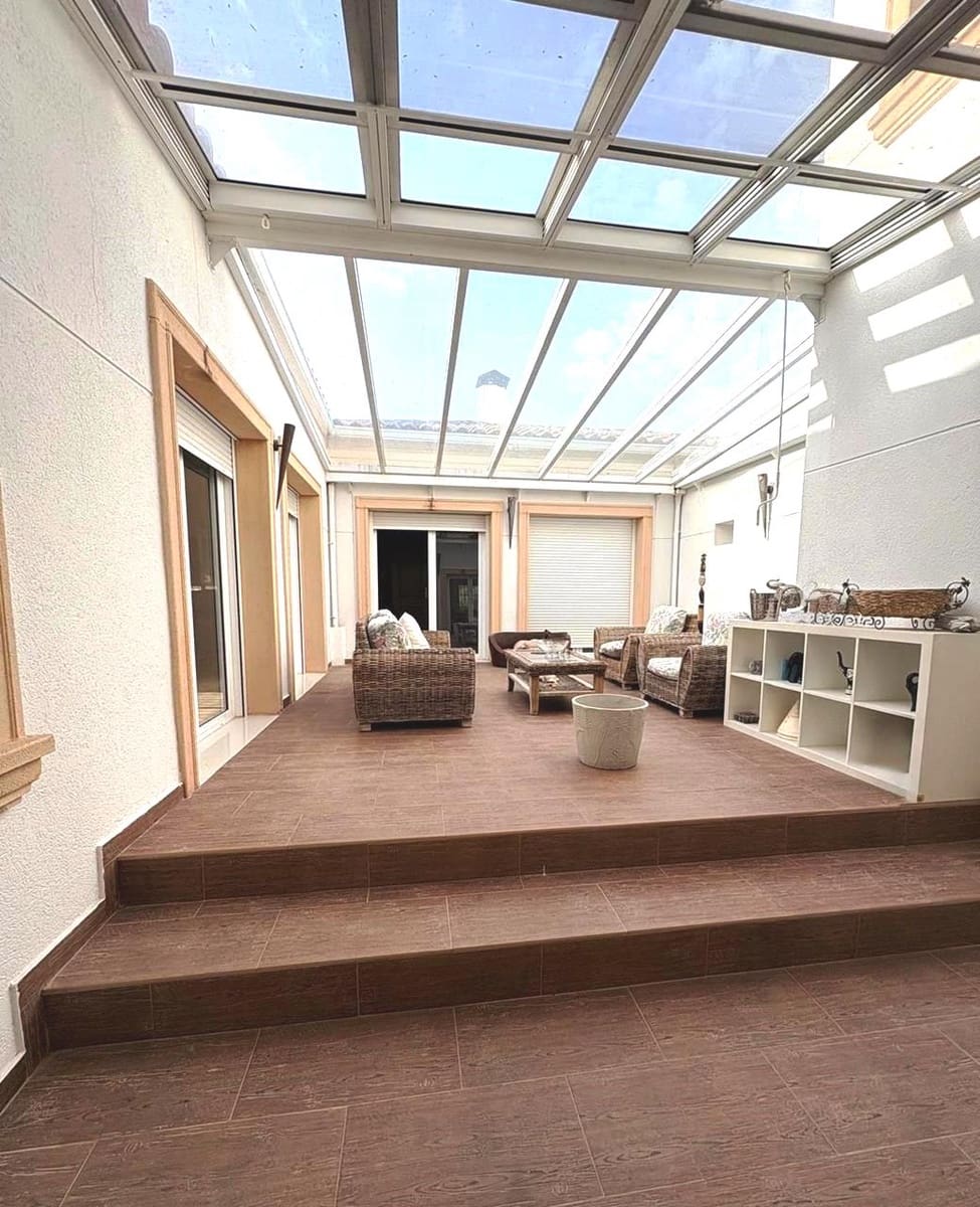 6 soveværelse Finca/Landehus til salg i Pinoso med swimmingpool garage - € 649.995 (Ref: 9384933)