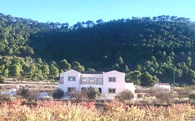 6 slaapkamer Finca/Landhuis te koop in Pinoso met zwembad garage - € 649.995 (Ref: 9384933)