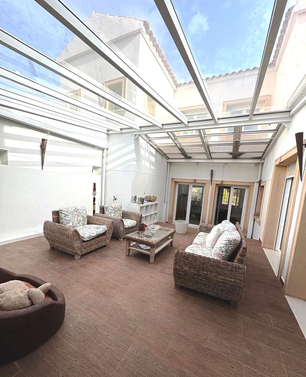 6 soveværelse Finca/Landehus til salg i Pinoso med swimmingpool garage - € 649.995 (Ref: 9384933)