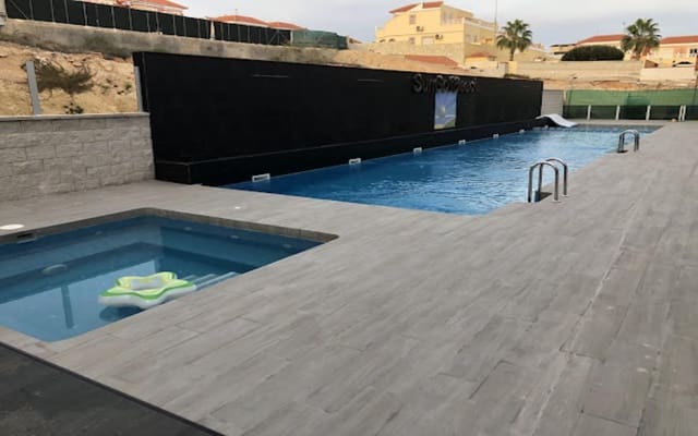 2 quarto Apartamento para venda em Villamartin, Orihuela com piscina garagem - 255 000 € (Ref: 9386991)