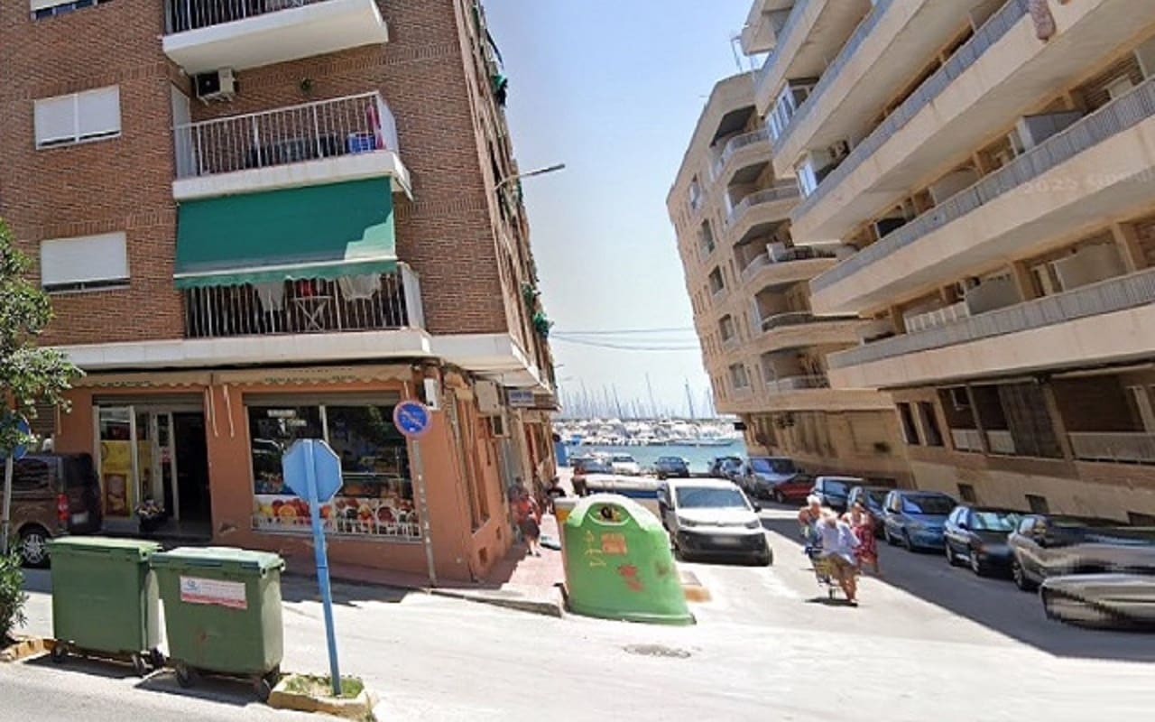 2 soveværelse Lejlighed til salg i Torrevieja med garage - € 149.000 (Ref: 9397994)