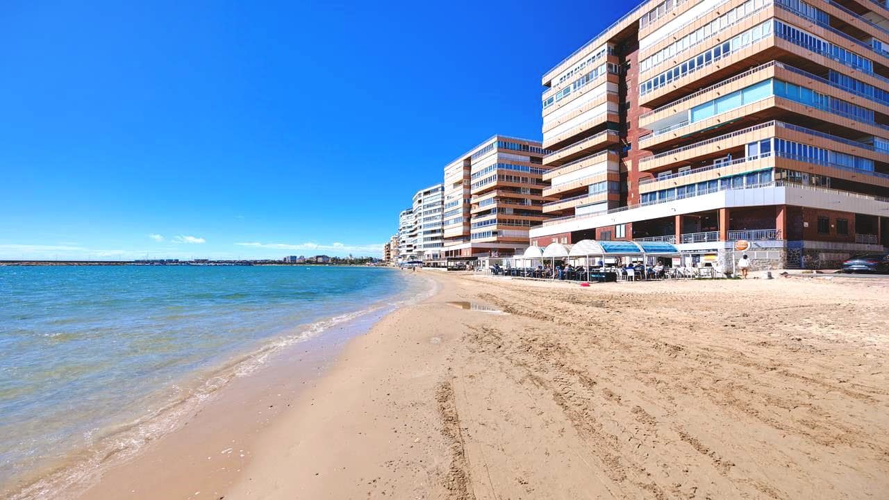 2 soveværelse Lejlighed til salg i Torrevieja med garage - € 149.000 (Ref: 9397994)