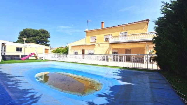 8 soveværelse Finca/Landehus til salg i La Marina, Elche / Elx med swimmingpool garage - € 379.900 (Ref: 9404688)