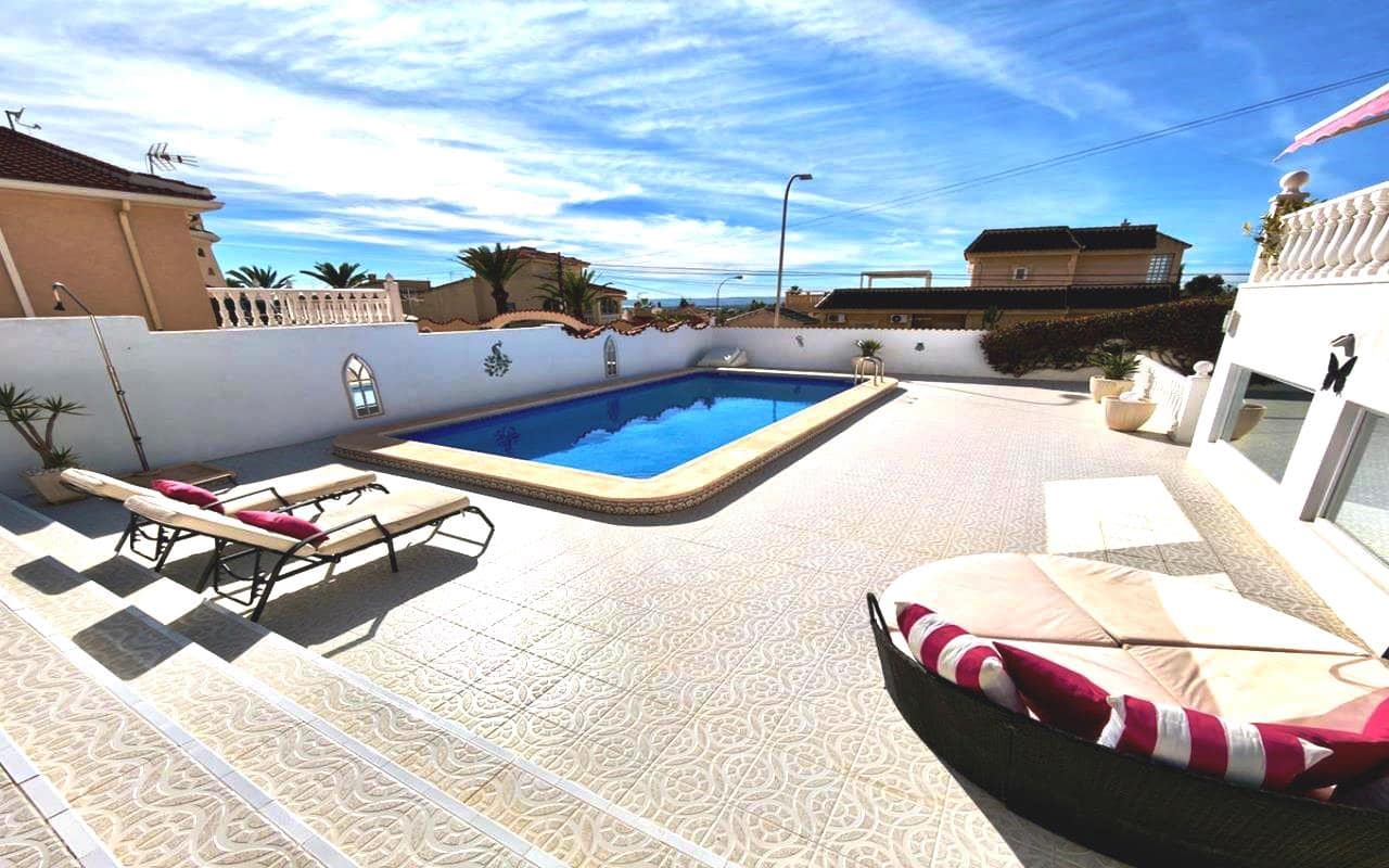 4 camera da letto Villa in vendita in Ciudad Quesada con piscina garage - 485.000 € (Rif: 9404689)