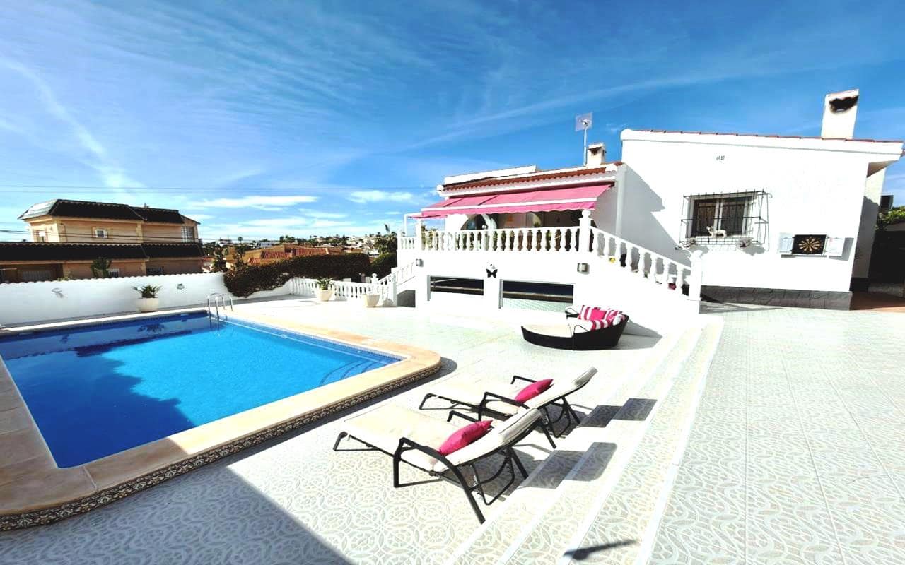 4 camera da letto Villa in vendita in Ciudad Quesada con piscina garage - 485.000 € (Rif: 9404689)