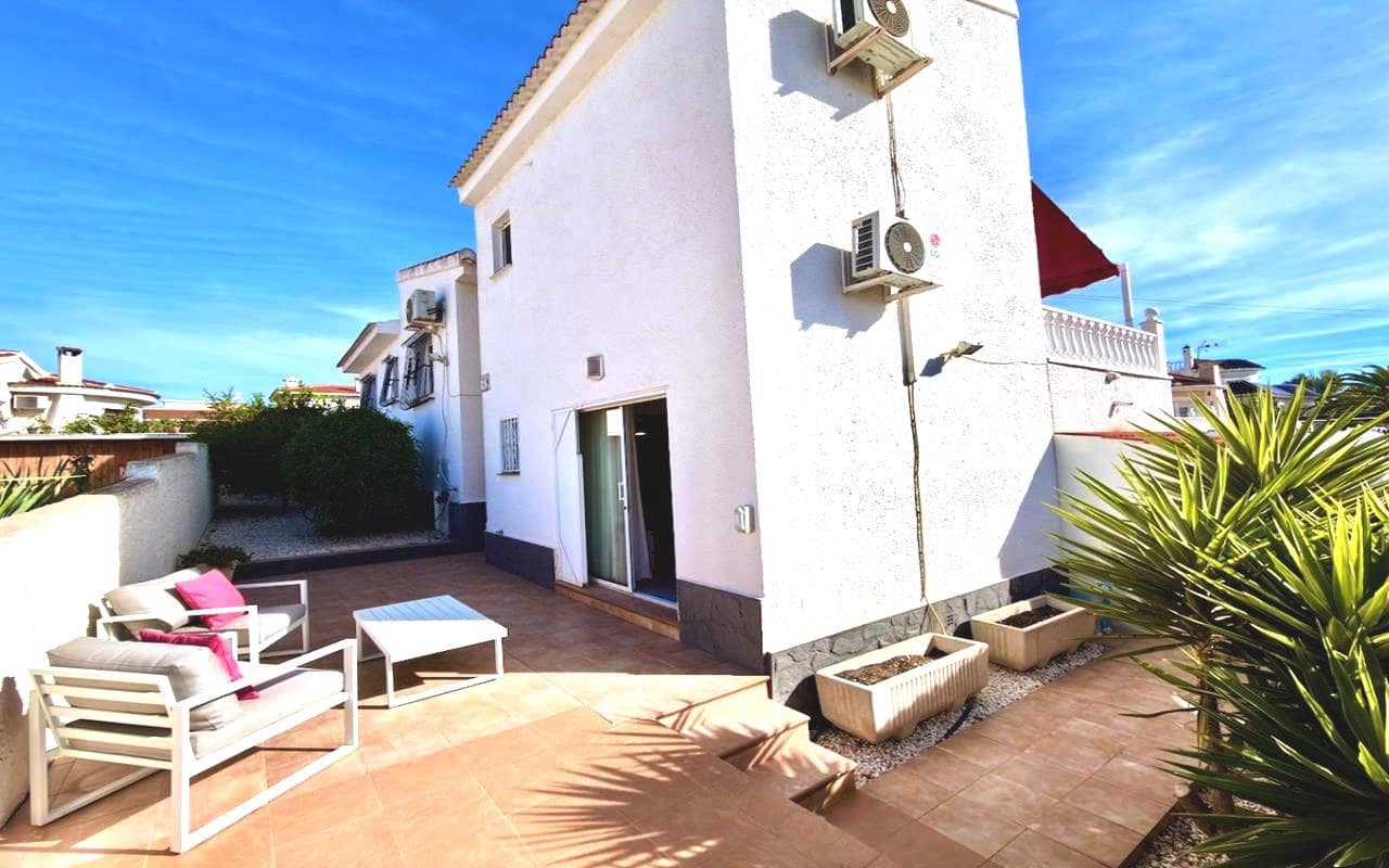4 camera da letto Villa in vendita in Ciudad Quesada con piscina garage - 485.000 € (Rif: 9404689)