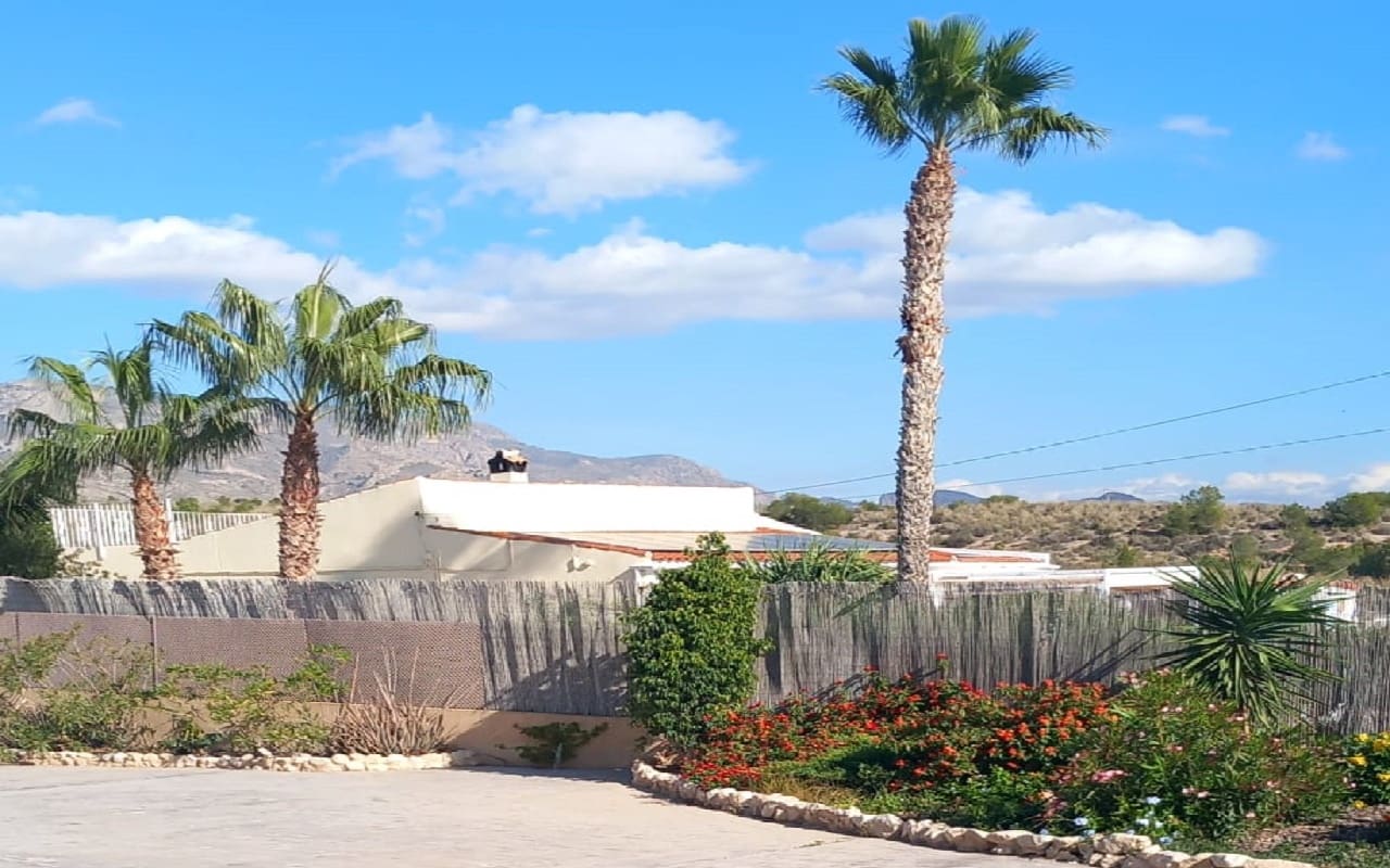 5 sovrum Finca/Hus på landet till salu i Albatera med pool garage - 399 999 € (Ref: 9404690)