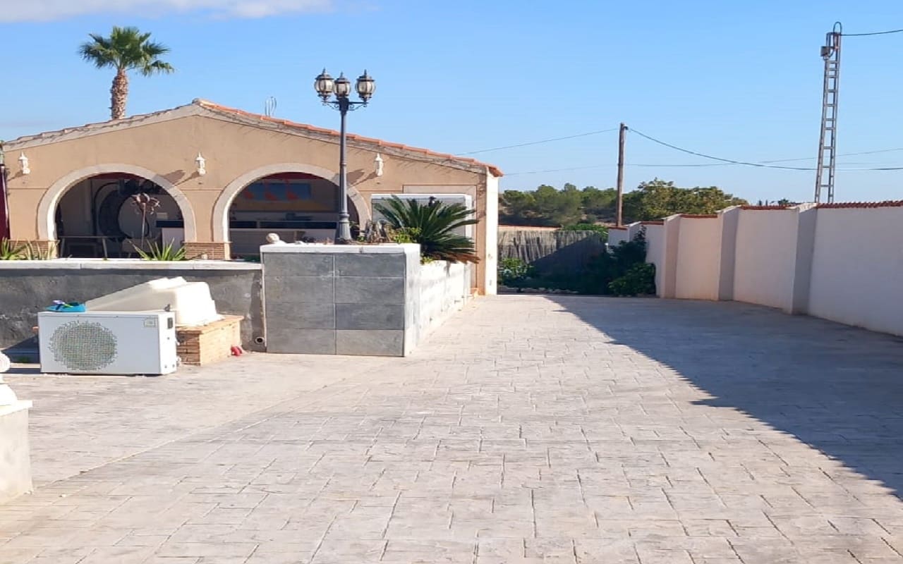 5 sovrum Finca/Hus på landet till salu i Albatera med pool garage - 399 999 € (Ref: 9404690)