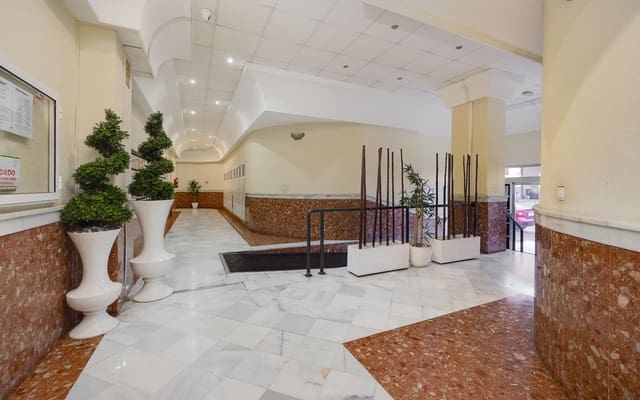 2 quarto Apartamento para venda em Torrevieja com piscina garagem - 134 990 € (Ref: 9407046)