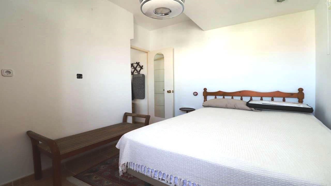 2 makuuhuone Omakotitalo myytävänä paikassa Torrevieja mukana 
autotalli - 149 000 € (Ref: 9409401)