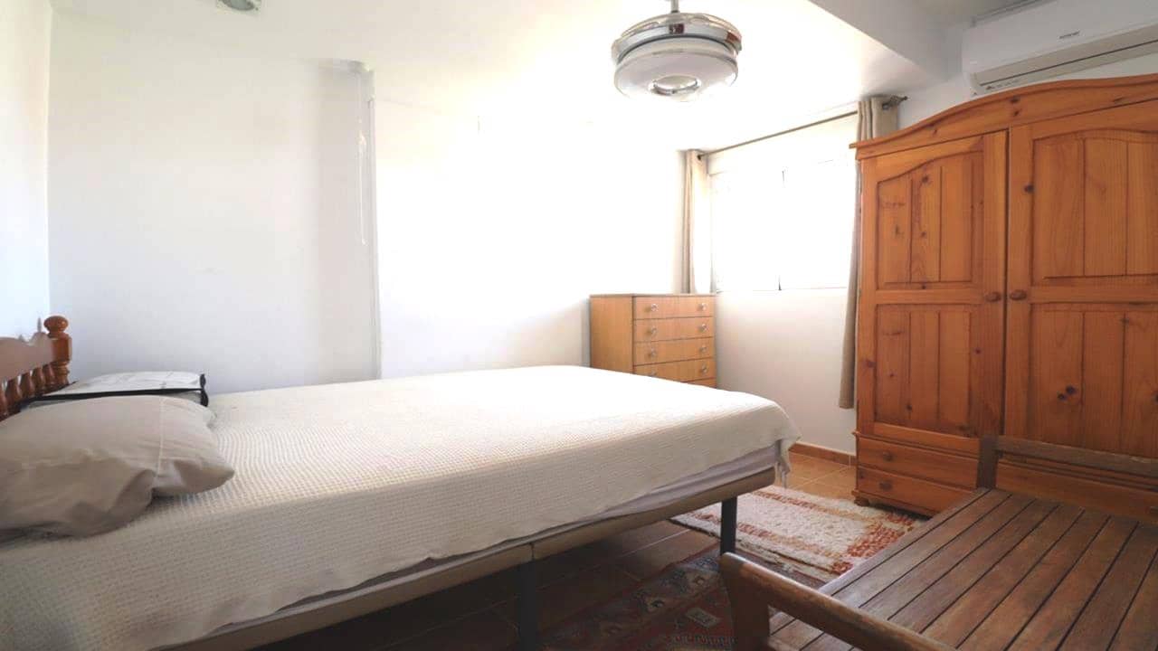 2 makuuhuone Omakotitalo myytävänä paikassa Torrevieja mukana 
autotalli - 149 000 € (Ref: 9409401)