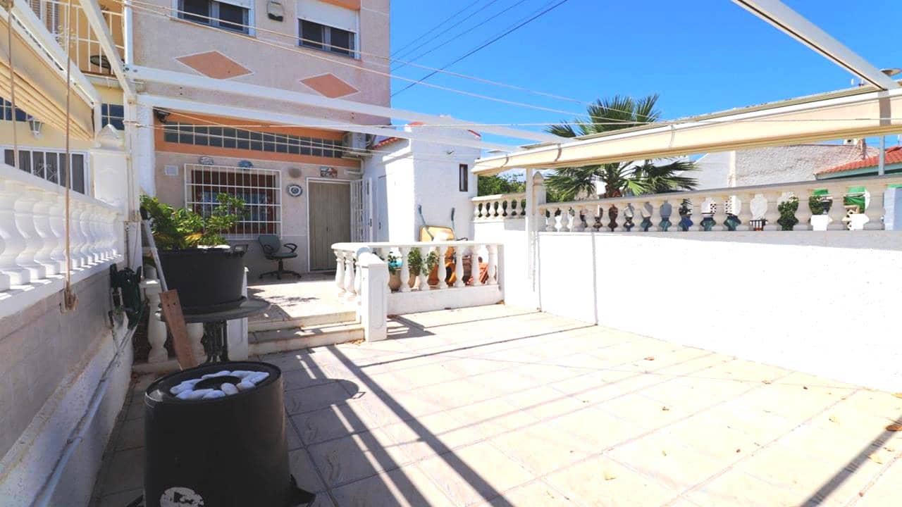 2 makuuhuone Omakotitalo myytävänä paikassa Torrevieja mukana 
autotalli - 149 000 € (Ref: 9409401)