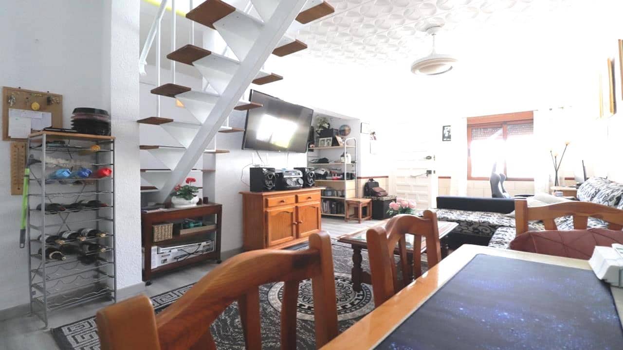 2 makuuhuone Omakotitalo myytävänä paikassa Torrevieja mukana 
autotalli - 149 000 € (Ref: 9409401)