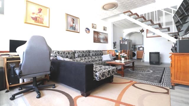 2 makuuhuone Omakotitalo myytävänä paikassa Torrevieja mukana 
autotalli - 149 000 € (Ref: 9409401)