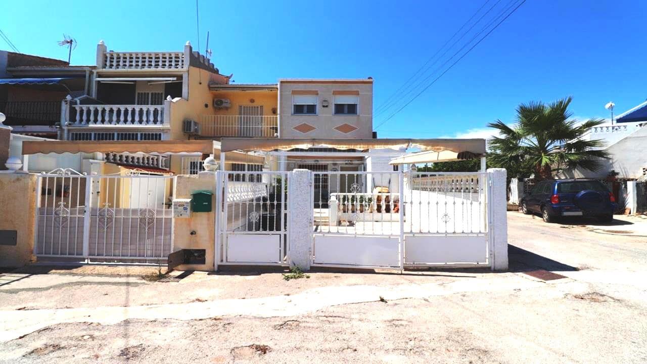 2 makuuhuone Omakotitalo myytävänä paikassa Torrevieja mukana 
autotalli - 149 000 € (Ref: 9409401)