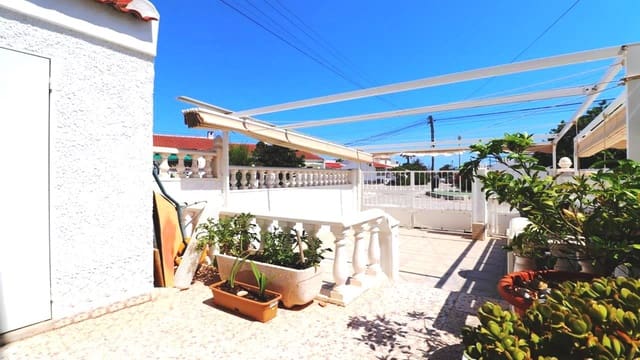 2 makuuhuone Omakotitalo myytävänä paikassa Torrevieja mukana 
autotalli - 149 000 € (Ref: 9409401)