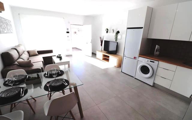 Casa de 2 habitaciones en Torrevieja en venta con garaje - 149.900 € (Ref: 9409402)