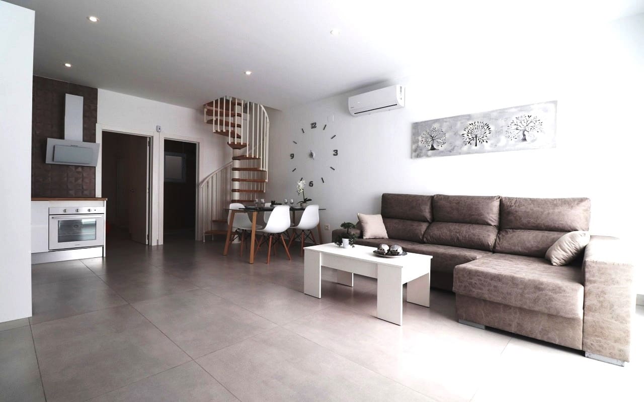 2 soverom Hus til salgs i Torrevieja med garasje - € 149 900 (Ref: 9409402)