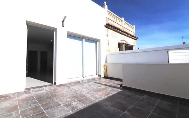 Casa de 2 habitaciones en Torrevieja en venta con garaje - 149.900 € (Ref: 9409402)
