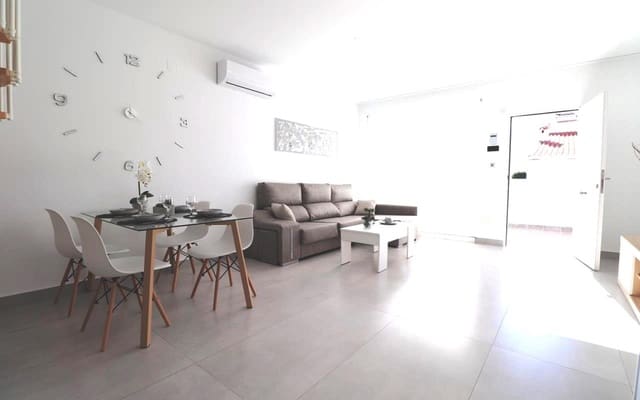 Casa de 2 habitaciones en Torrevieja en venta con garaje - 149.900 € (Ref: 9409402)