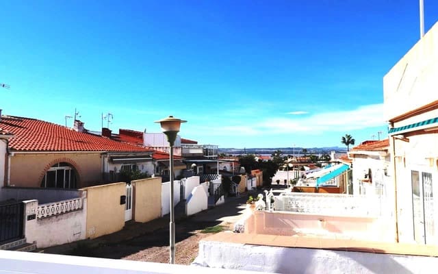 Casa de 2 habitaciones en Torrevieja en venta con garaje - 149.900 € (Ref: 9409402)
