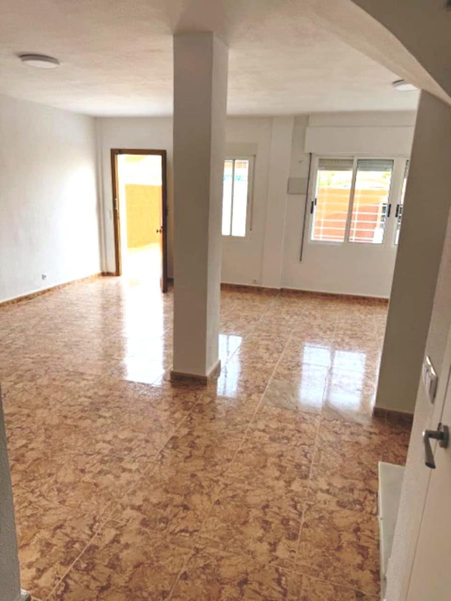 3 soverom Hus til salgs i Torrevieja med garasje - € 142 500 (Ref: 9450886)
