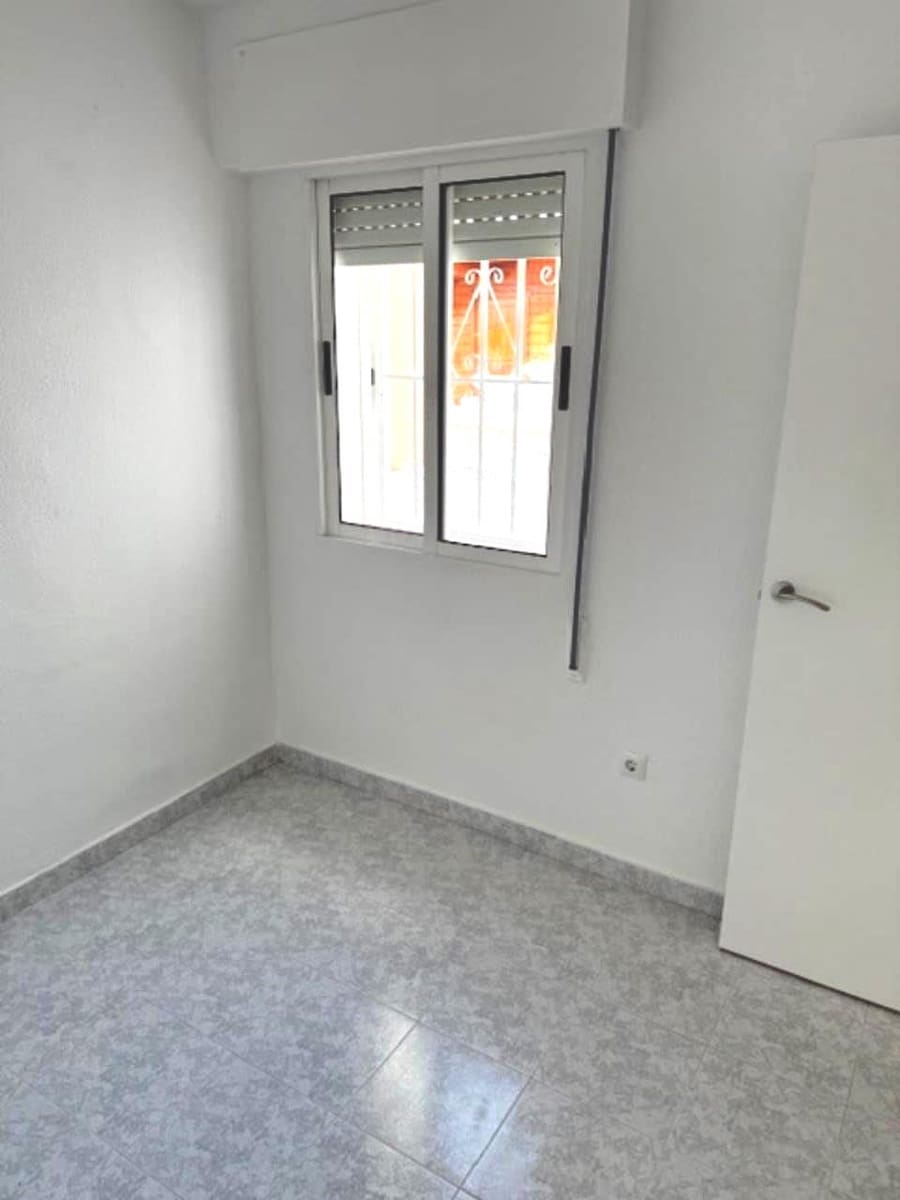 3 soverom Hus til salgs i Torrevieja med garasje - € 142 500 (Ref: 9450886)