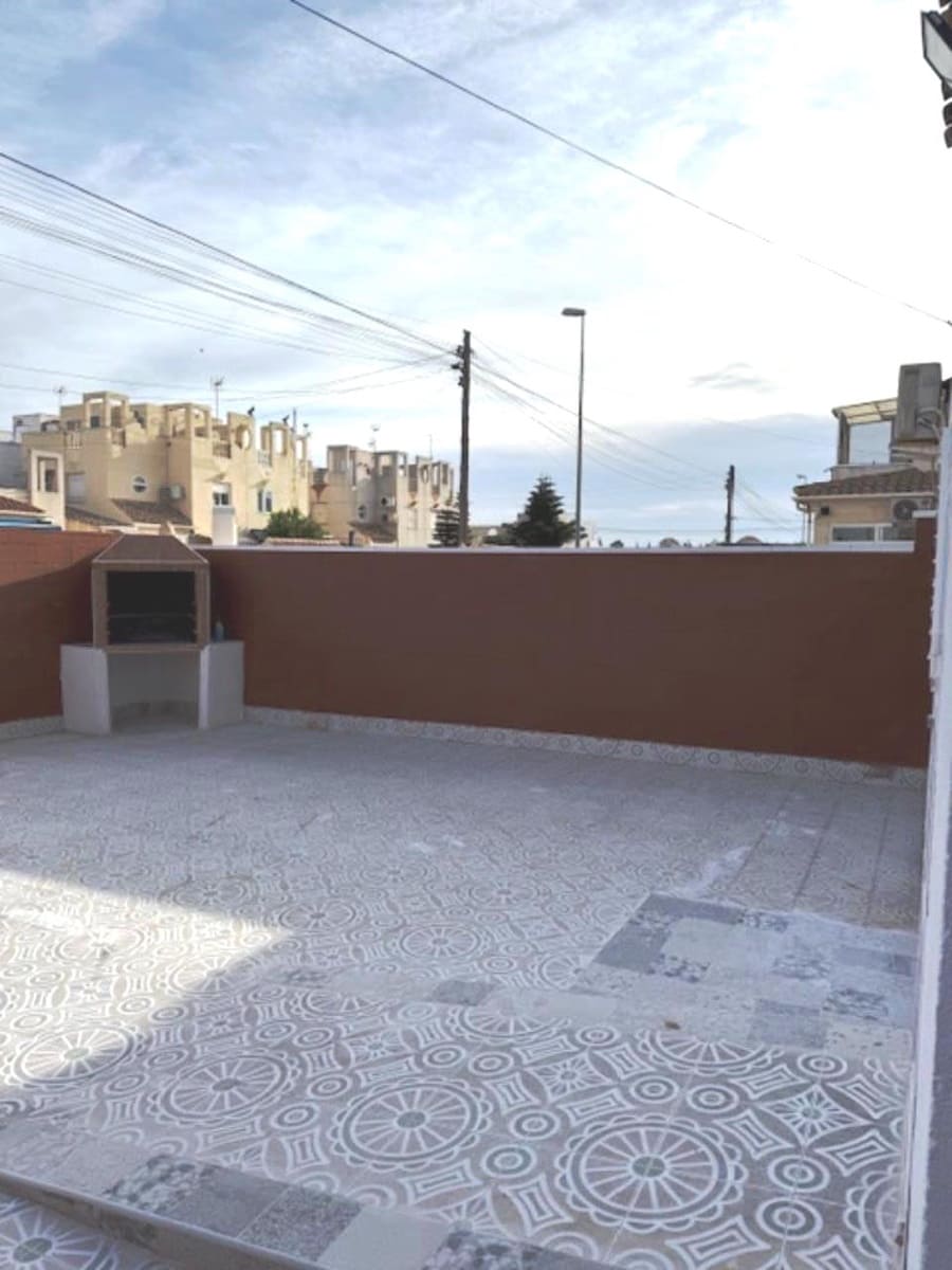 3 soverom Hus til salgs i Torrevieja med garasje - € 142 500 (Ref: 9450886)