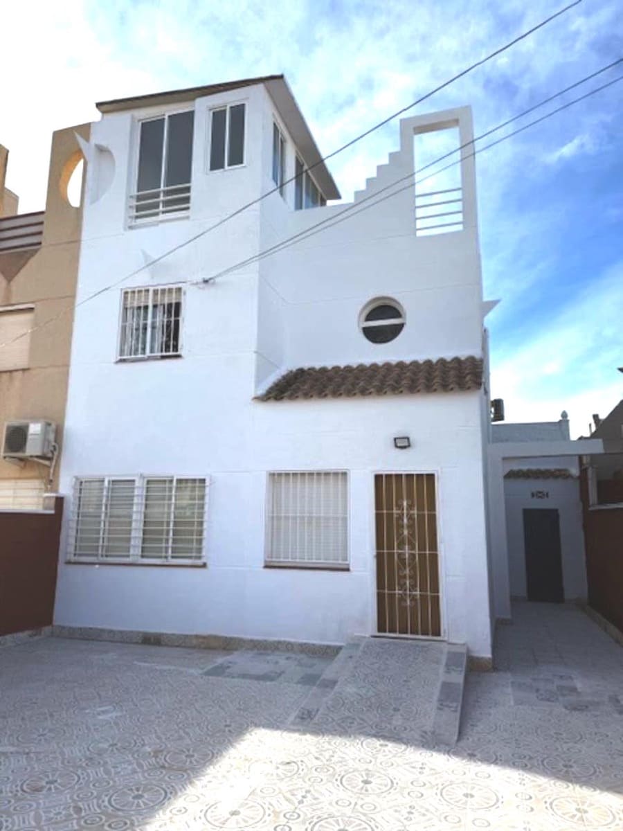 3 soverom Hus til salgs i Torrevieja med garasje - € 142 500 (Ref: 9450886)
