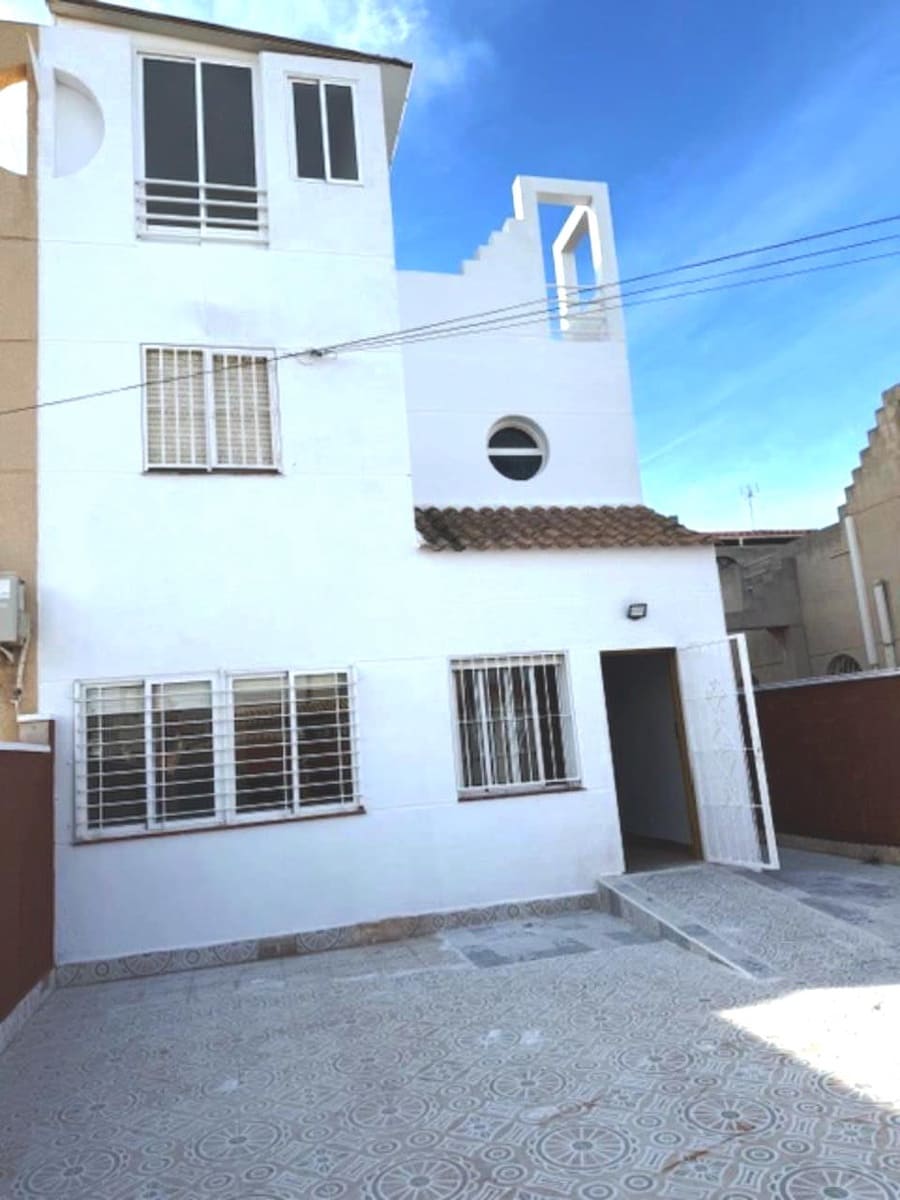 3 soverom Hus til salgs i Torrevieja med garasje - € 142 500 (Ref: 9450886)