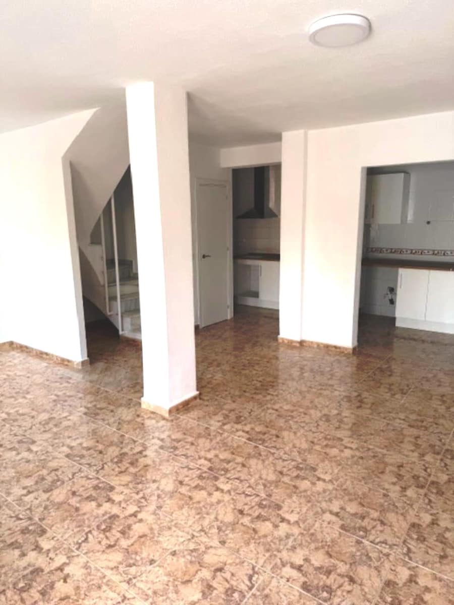 3 soverom Hus til salgs i Torrevieja med garasje - € 142 500 (Ref: 9450886)