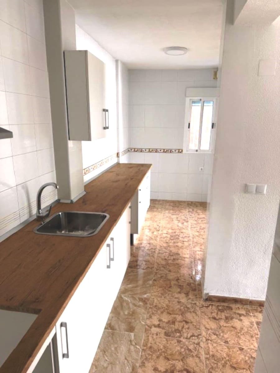 3 soverom Hus til salgs i Torrevieja med garasje - € 142 500 (Ref: 9450886)