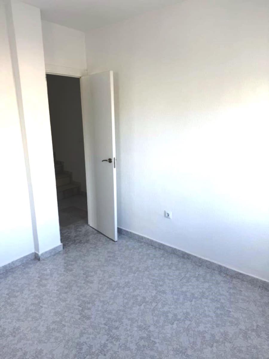 3 soverom Hus til salgs i Torrevieja med garasje - € 142 500 (Ref: 9450886)