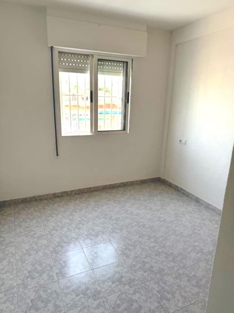 3 soverom Hus til salgs i Torrevieja med garasje - € 142 500 (Ref: 9450886)