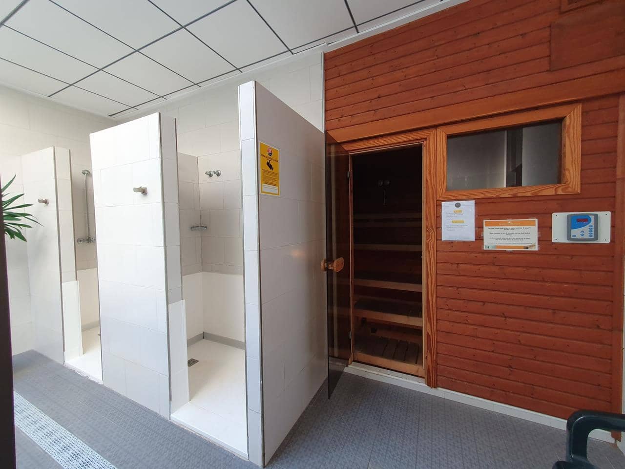 3 bedroom Apartment for sale in Guardamar del Segura with pool garage - € 349,000 (Ref: 9451404)