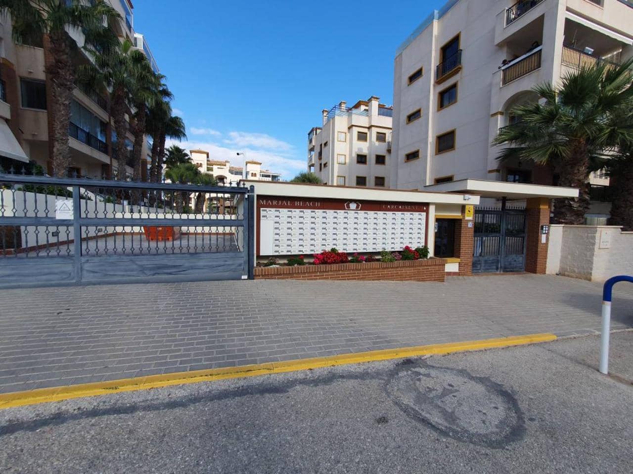 3 bedroom Apartment for sale in Guardamar del Segura with pool garage - € 349,000 (Ref: 9451404)