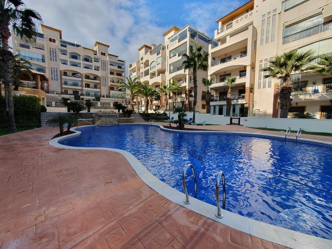 3 bedroom Apartment for sale in Guardamar del Segura with pool garage - € 349,000 (Ref: 9451404)
