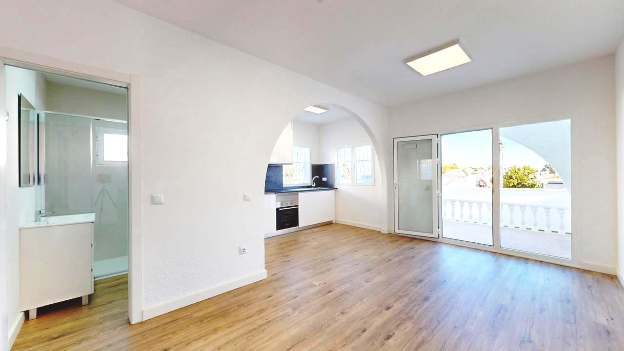 2 quarto Bungalow para venda em Villamartin - 199 000 € (Ref: 9451628)