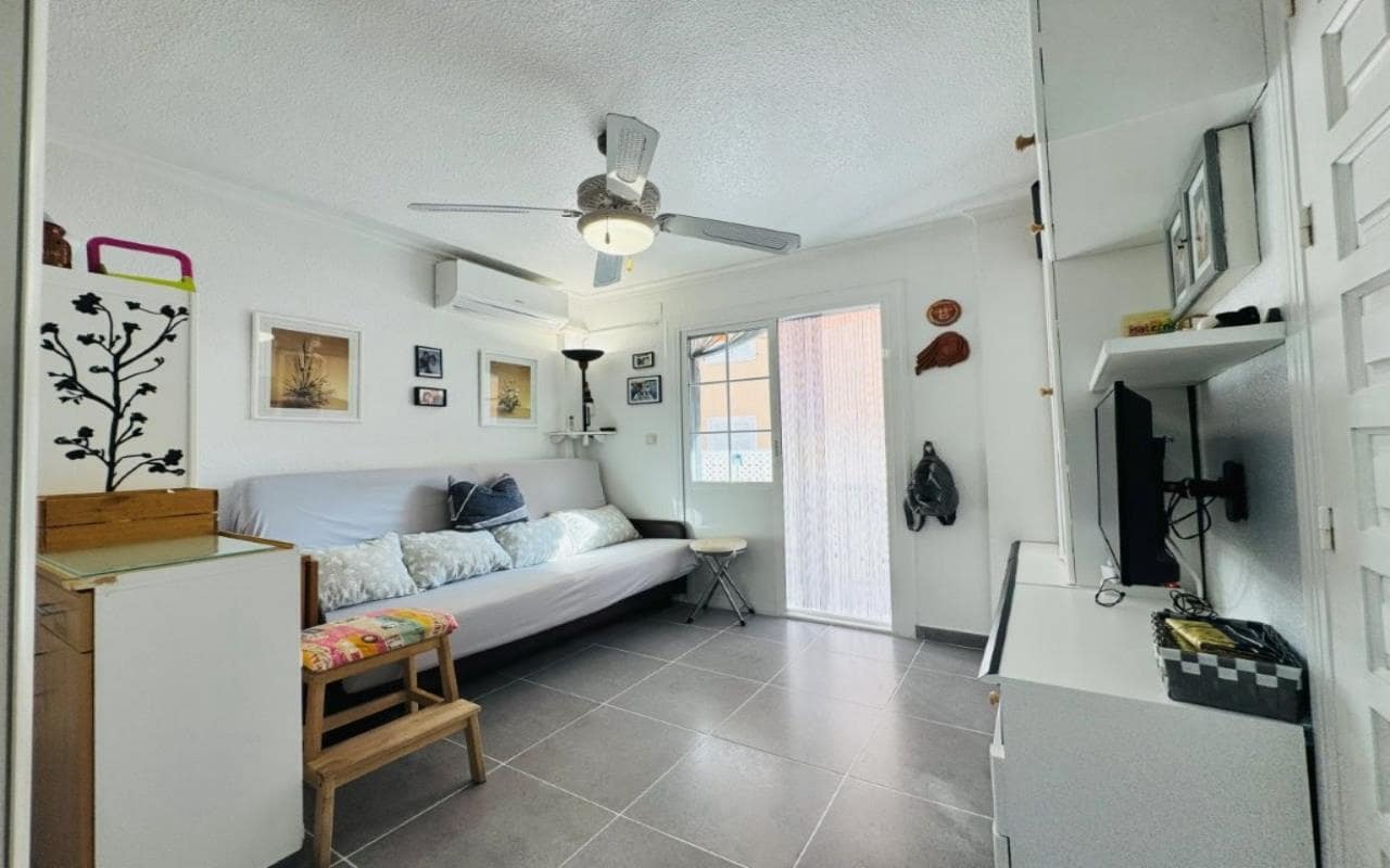 1 slaapkamer Appartement te koop in La Mata met zwembad - € 95.000 (Ref: 9452437)